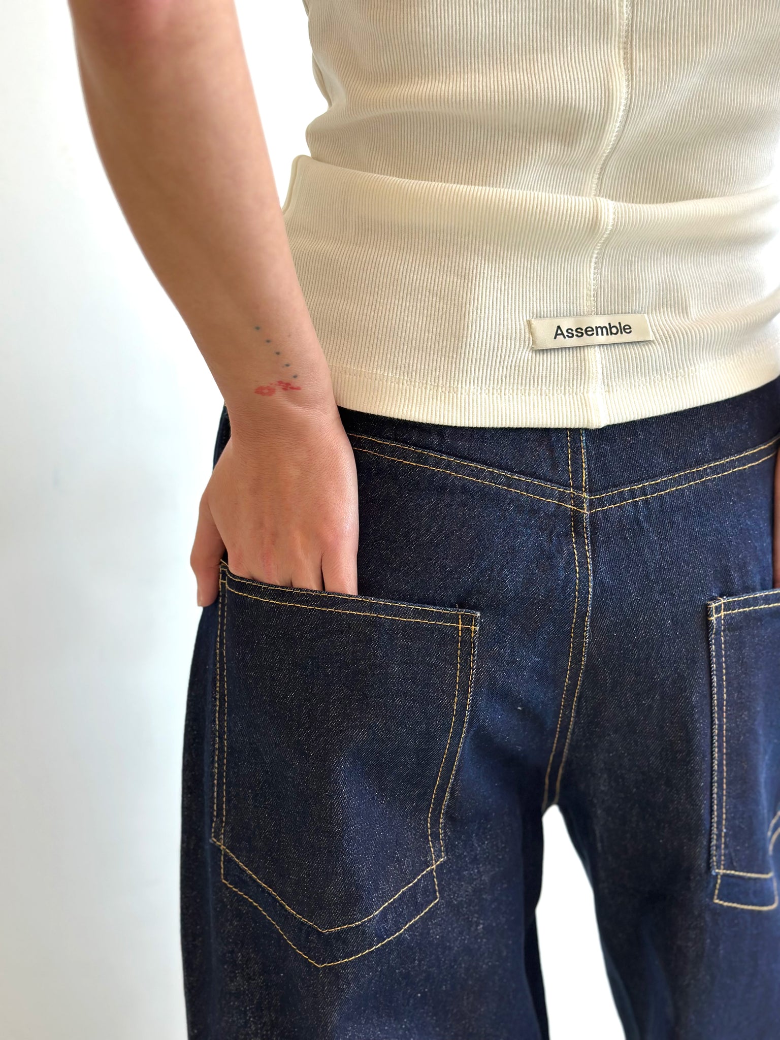 Assemble unisex relaxed fit jeans indigo wash details
