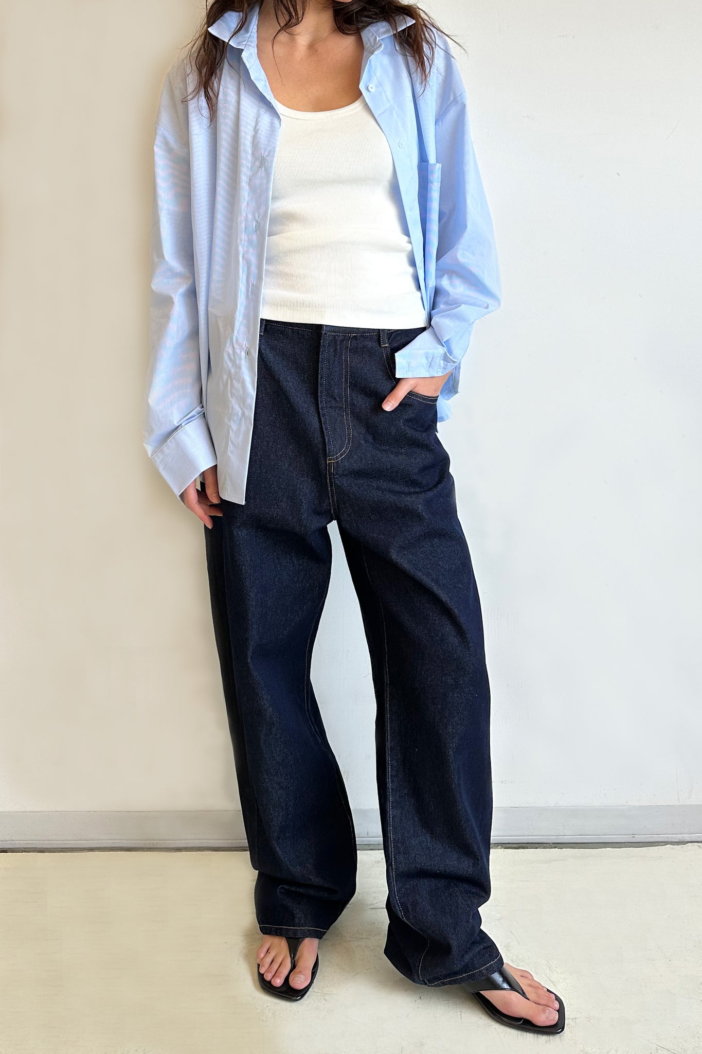 Assemble unisex relaxed fit jeans indigo wash