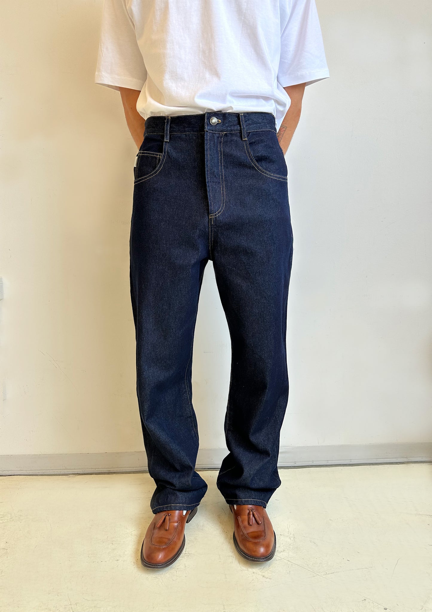Assemble unisex relaxed fit jeans indigo wash