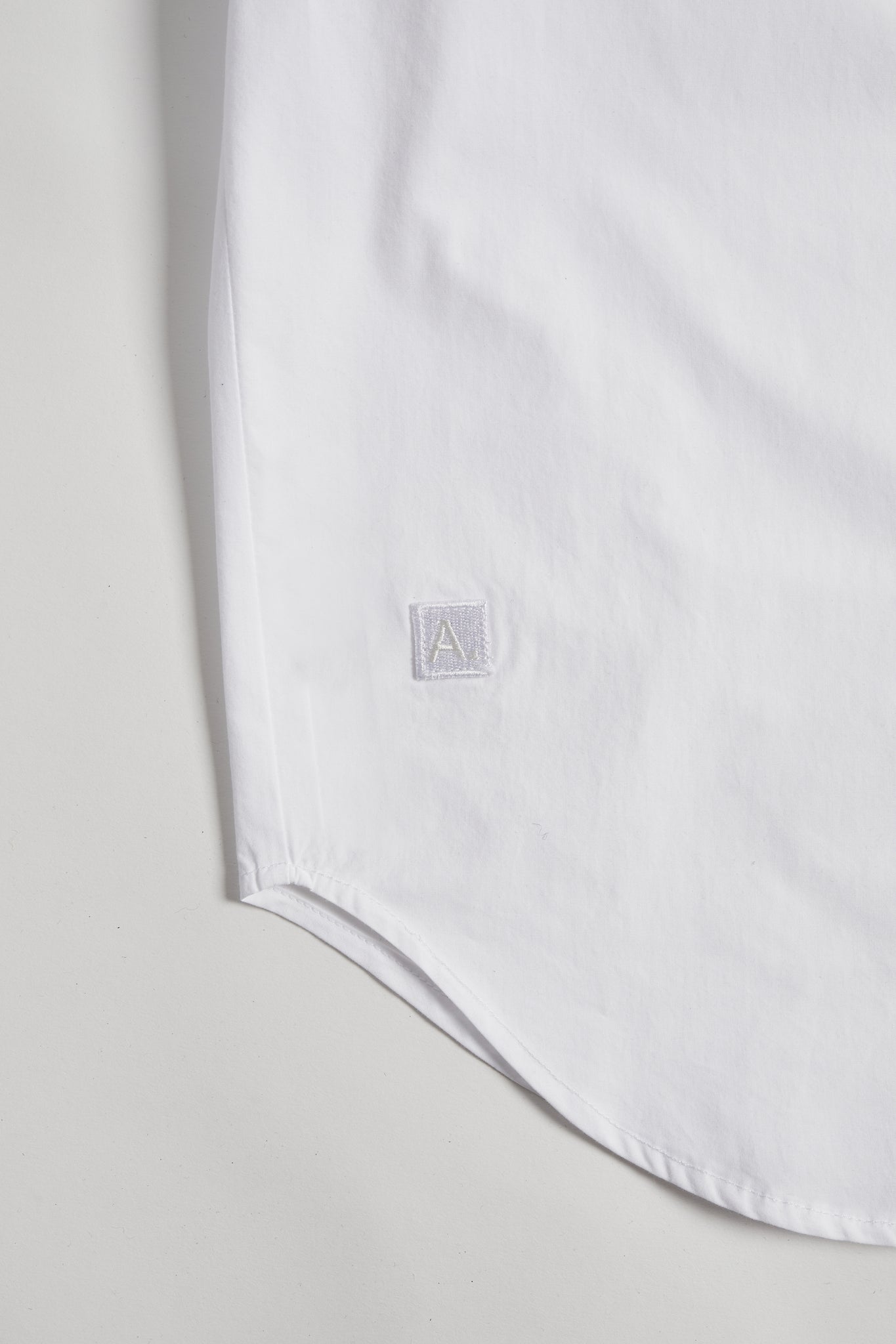 Assemble layered collar white shirt- details